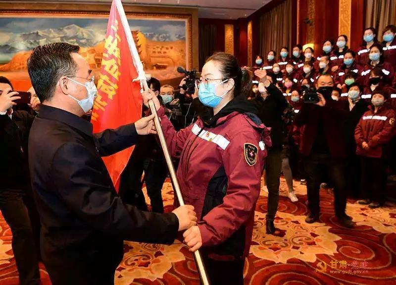 文艺战疫三行情诗,文艺战疫诗六首