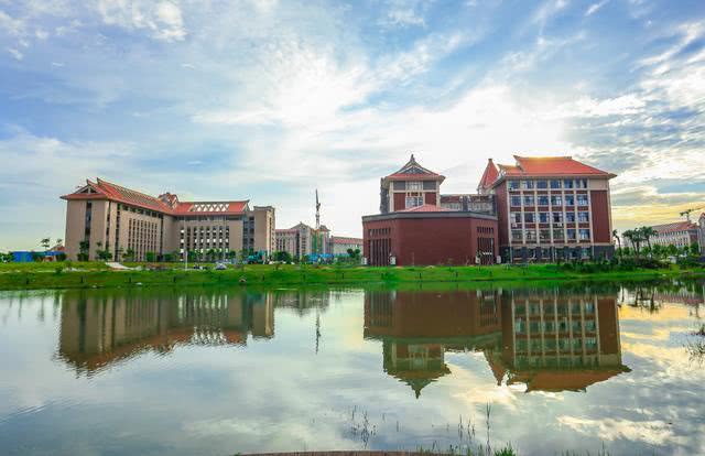 广西沿海最美大学,北部湾大学在广西最新排名