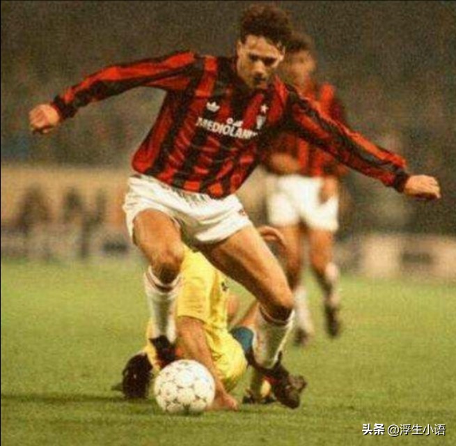 足球史上最全能支点中锋!他可以在中锋、前腰和边锋之间无缝衔接!