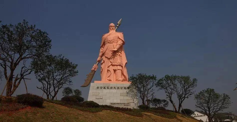 云南石雕关公人物雕像,关公雕像佛纹寓意