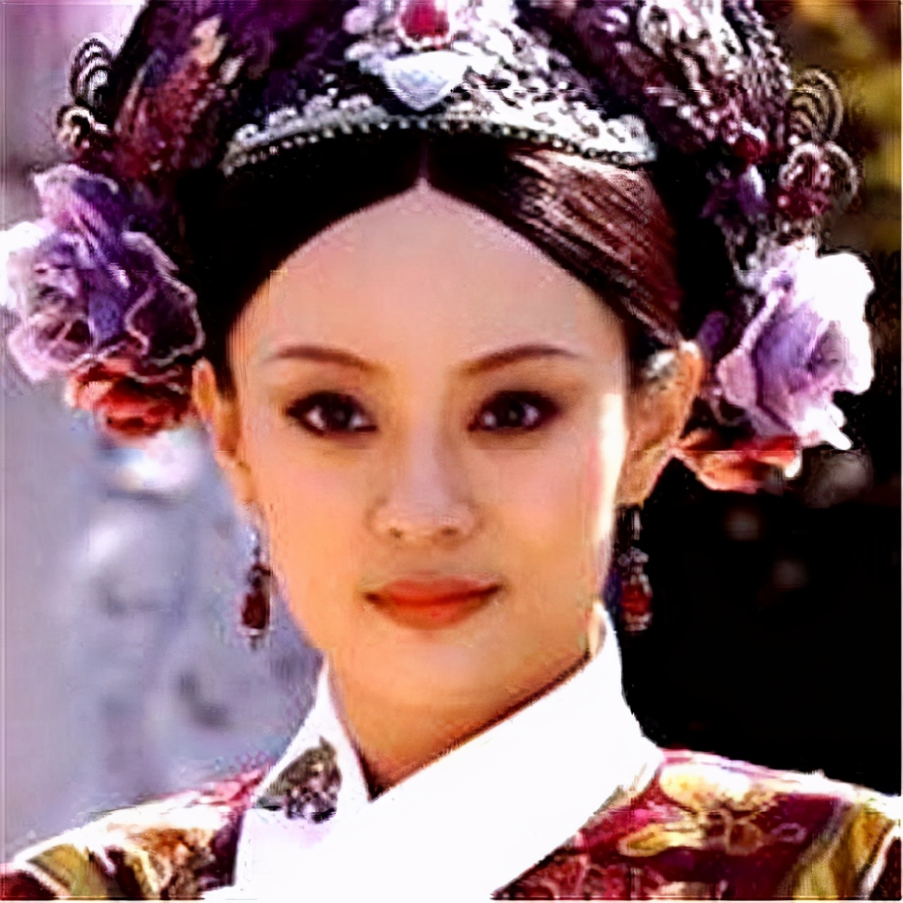 甄嬛传舒太妃得知甄嬛怀孕,太妃告诉果郡王甄嬛要回宫了