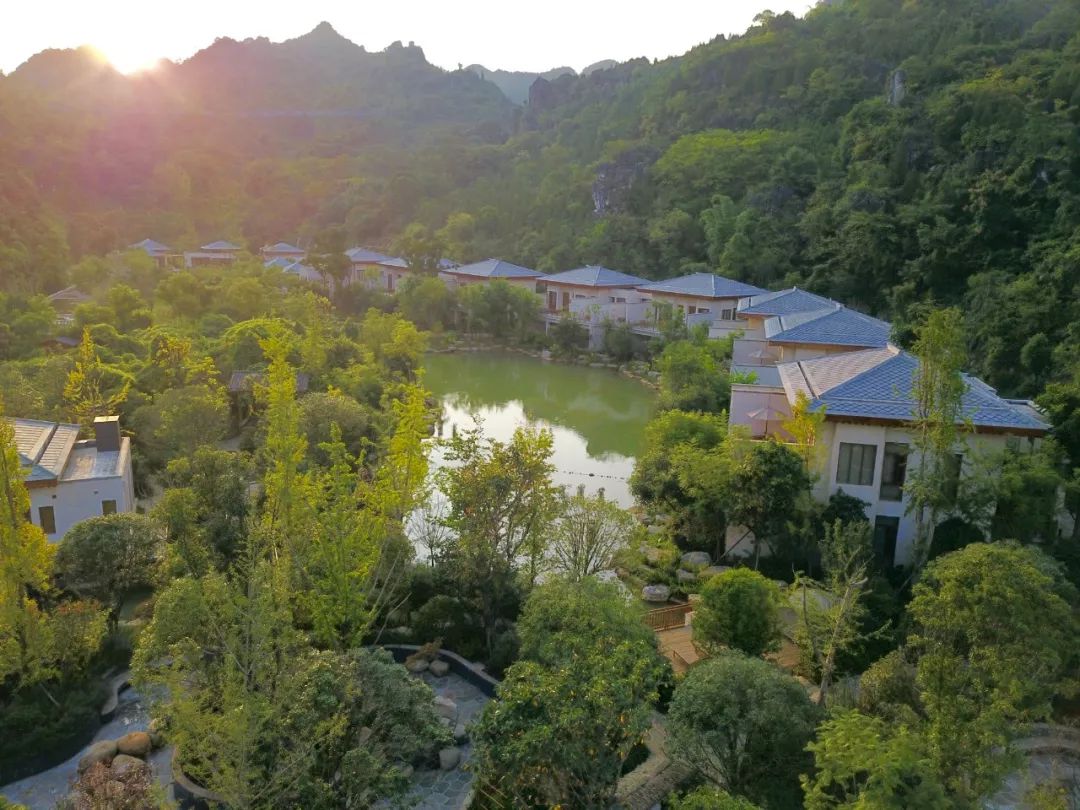 黄果树柏联温泉酒店是几星级酒店,黄果树柏联酒店在景区内怎么进去