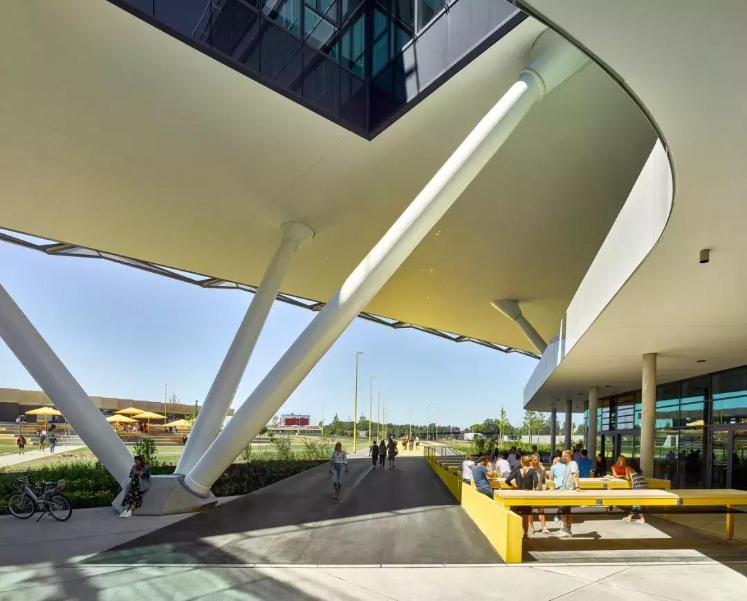 adidas新总部大楼,adidas总部大楼