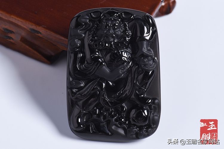 黑曜石戴脖子上好不好,怎么知道戴的黑曜石合不合适