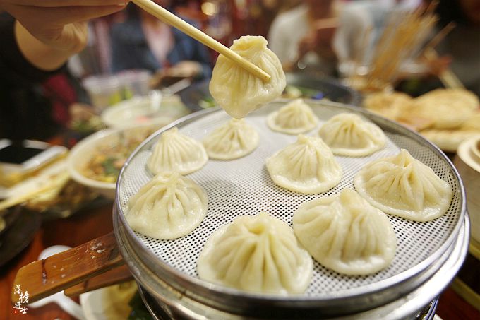 开封不要门票的小吃街,开封有个室内的小吃街