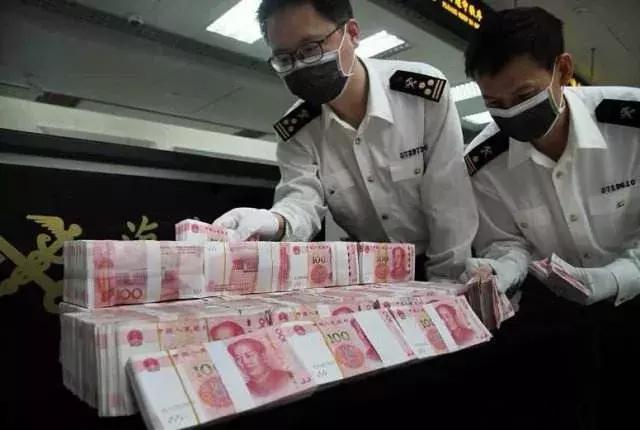 出入境允许携带多少外币现金,出入境现金携带限制一览表