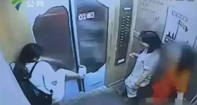 停电被困电梯的自救方法,不小心被电梯困住了怎么办