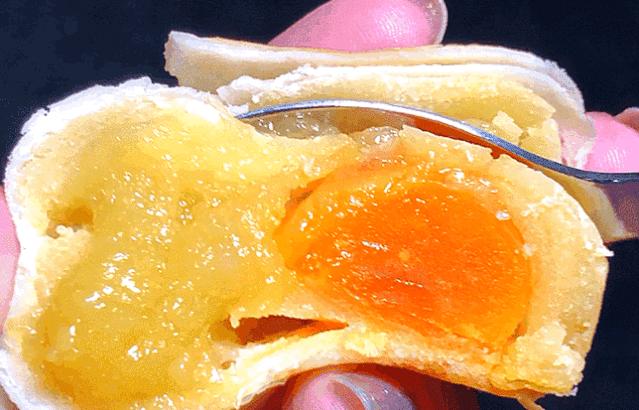 玩转中秋，让月饼引流，这家披萨品牌绝了