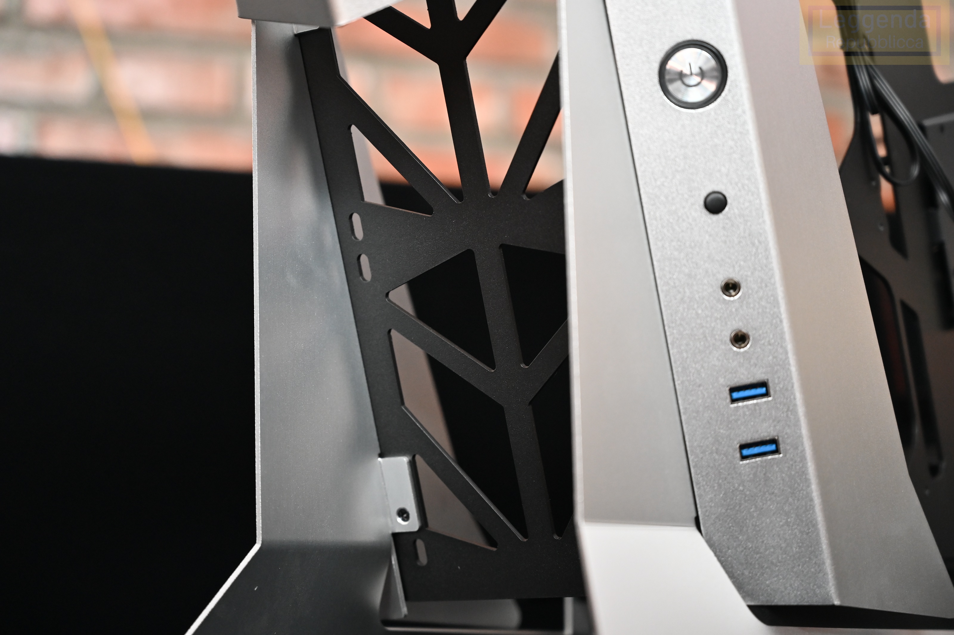 铁血战士机箱测评,大水牛铁血战士机箱分体水冷