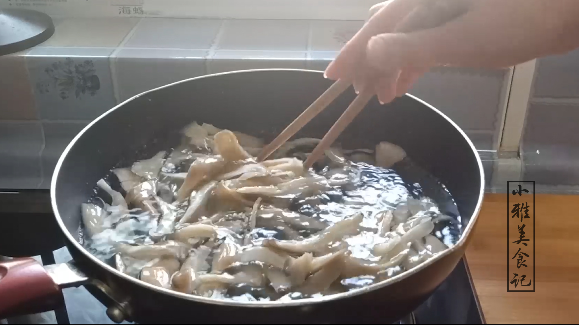 蘑菇要不要烫一烫再炒,蘑菇一定要焯水吗