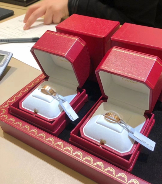 等疫情过去，戴上卡地亚宝格丽配上vca四叶草珠宝去见想见的人