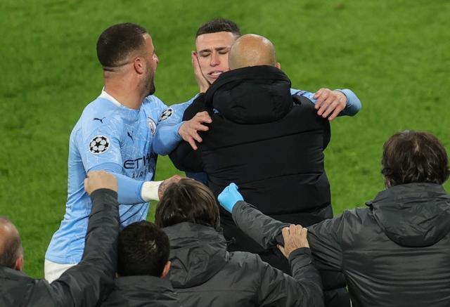 曼联结束对巴萨5场不胜,曼联上半场0:3落后下半场逆转