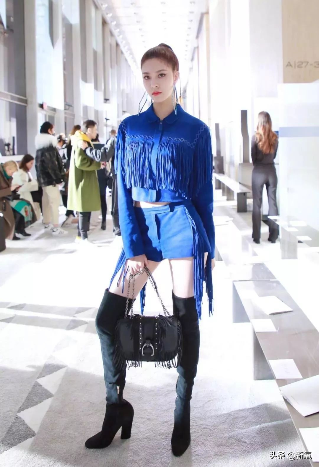 宋妍霏私服穿搭太时髦,土的掉渣时装表演