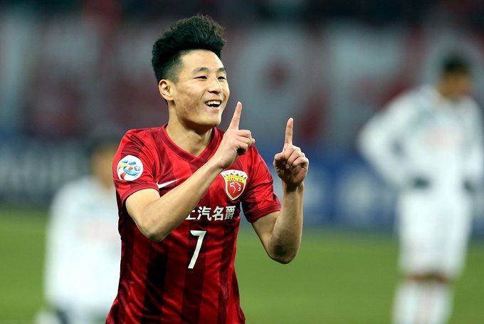 致敬武磊！阿瑙托维奇上港号码成迷，接过7号球衣将成定局？