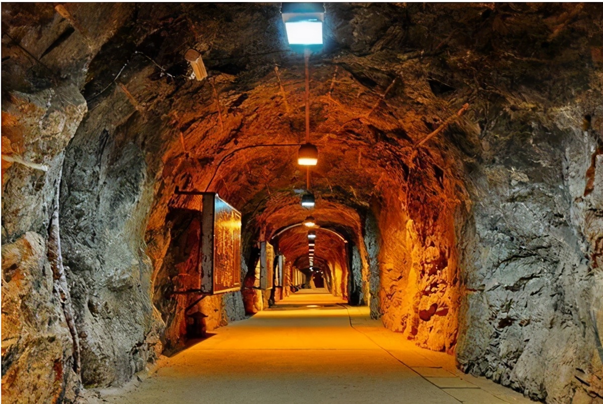 地壳下面真的很多黄金吗,未来地壳的黄金能挖出来吗