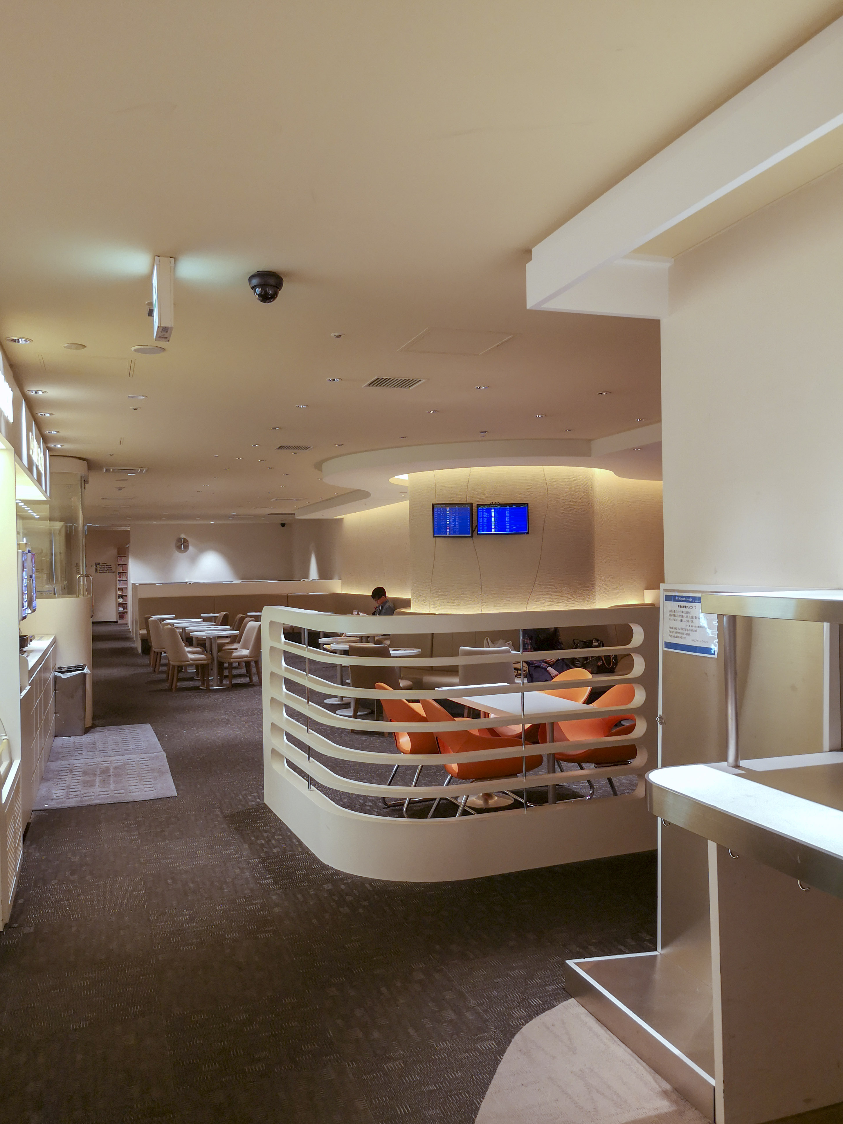 关西机场有过夜的地方吗,关西机场坐夜间巴士人多吗