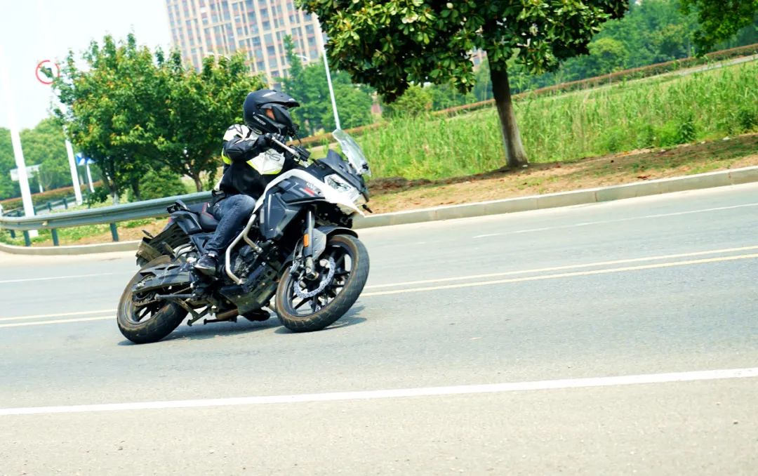 23款无极650ds摩旅西藏视频,恶劣路况