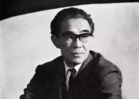 艺术家在脚上画画,日本艺术家画纸上纸片人