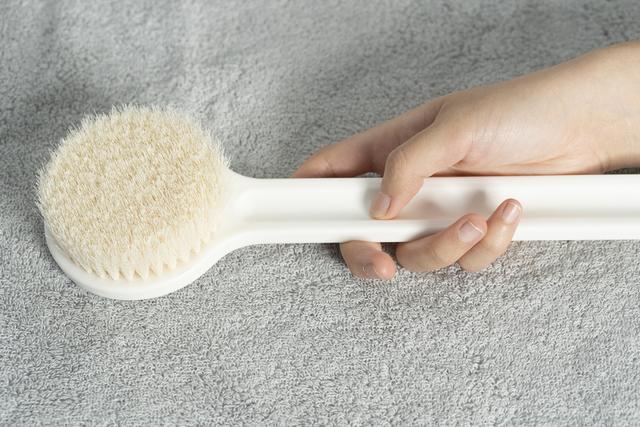 长柄按摩的搓澡刷,电动按摩搓澡刷