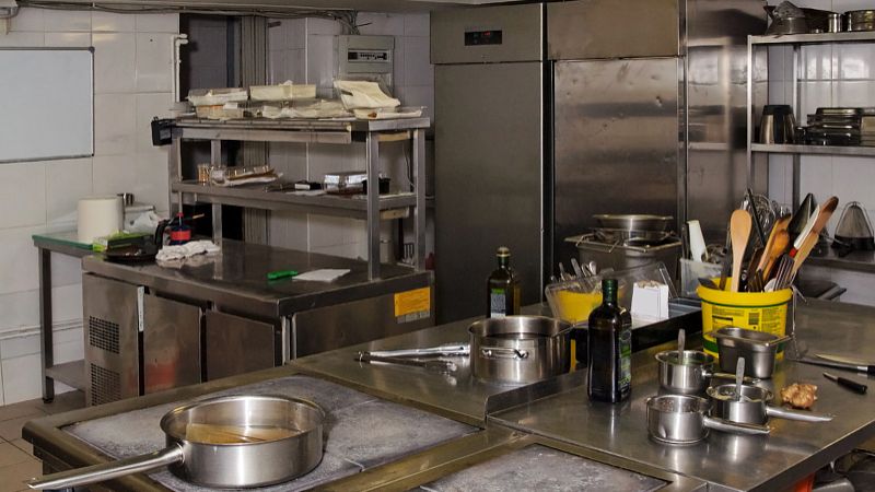 厨房水盆漏水边缘漏水怎么办,厨房水管漏水怎么检测漏水的位置