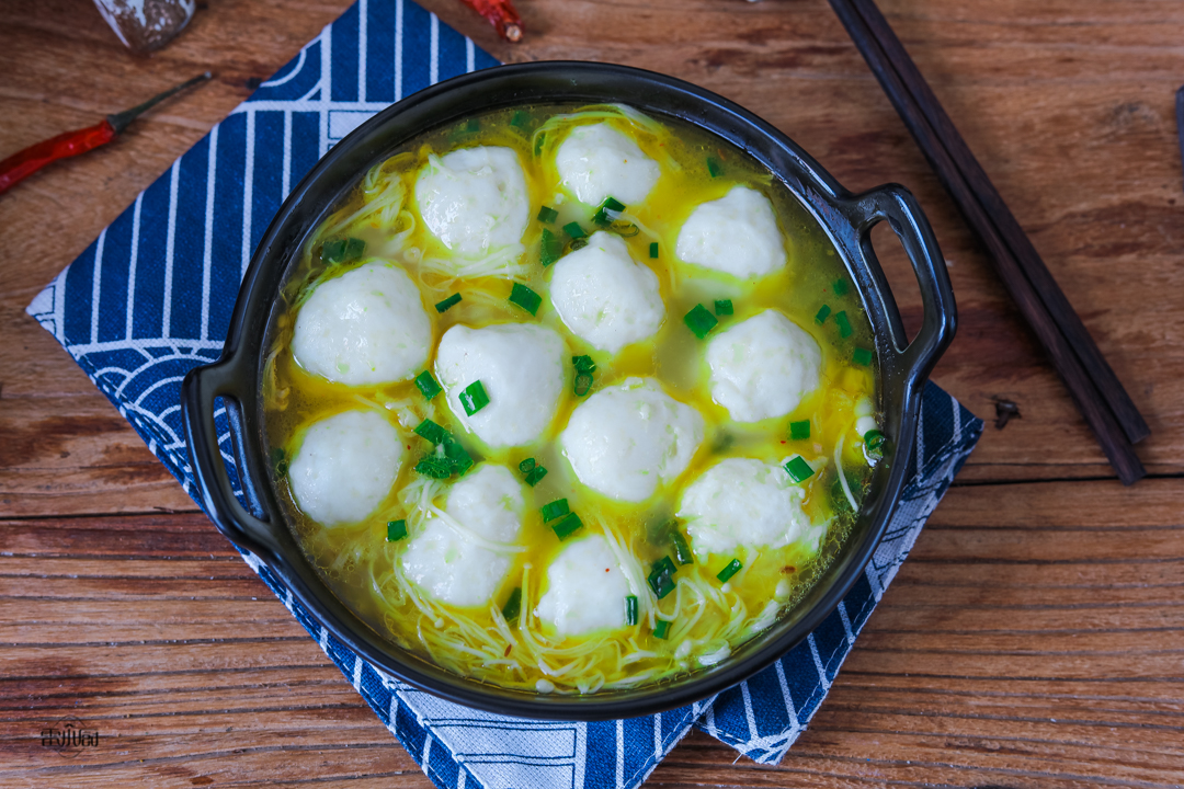 自己做鱼丸子的做法,自己做鱼丸的方法视频