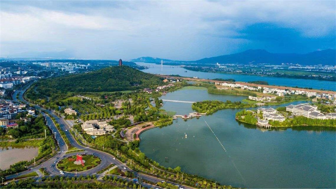 江西吉安离赣州有多远,赣州跟吉安哪个城市比较好考驾照