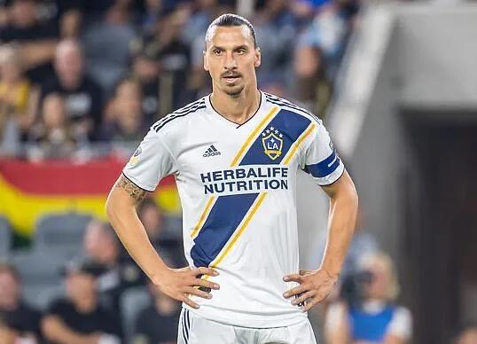 伊布和卡瓦尼哪个强,伊布和苏亚雷斯谁强