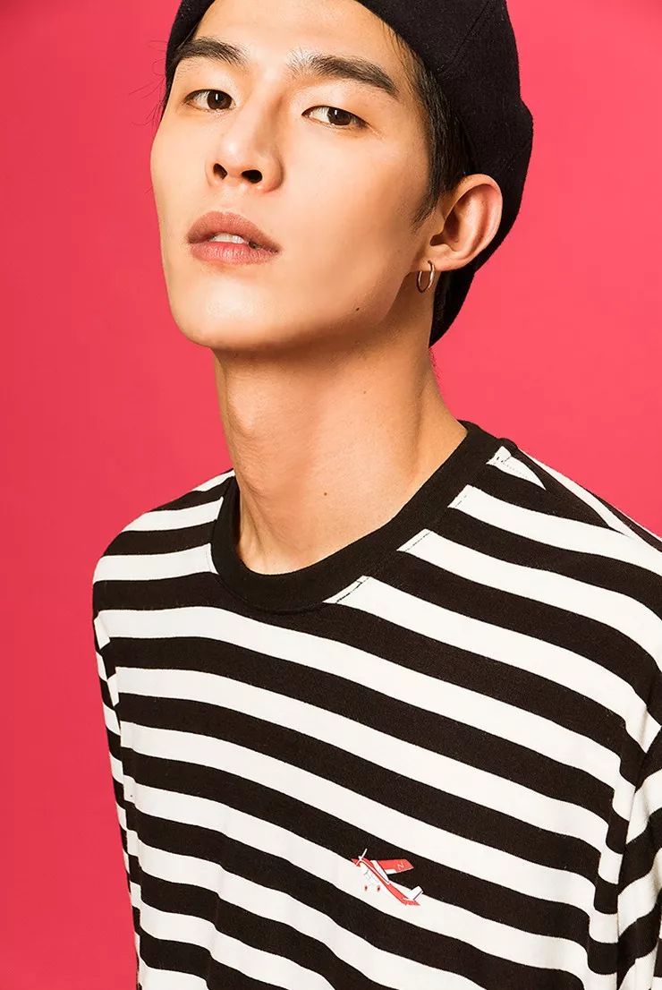 他曾经是Armani最喜欢的韩国男模，却因为打了玻尿酸在时尚圈消失