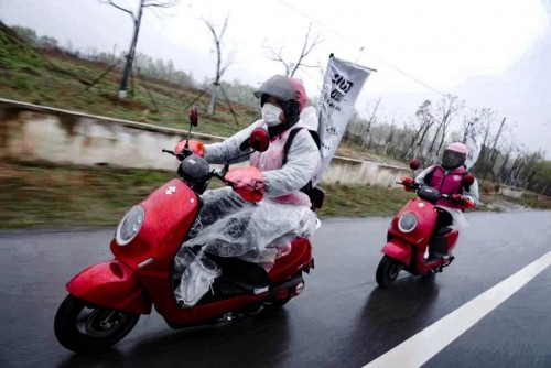 《王牌对王牌6》热度不断，王牌座驾小刀电动车备受瞩目