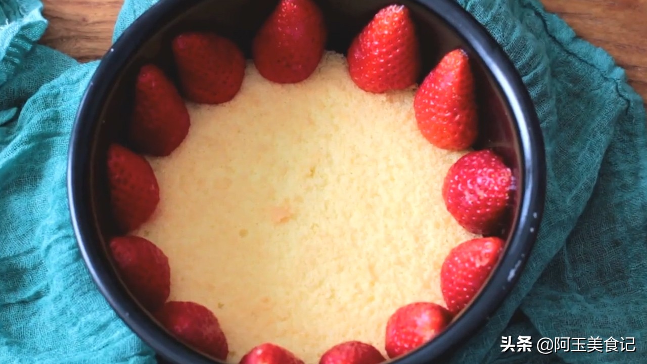 淡奶油和面粉做蛋糕视频,奶油蛋糕用什么面粉做好吃