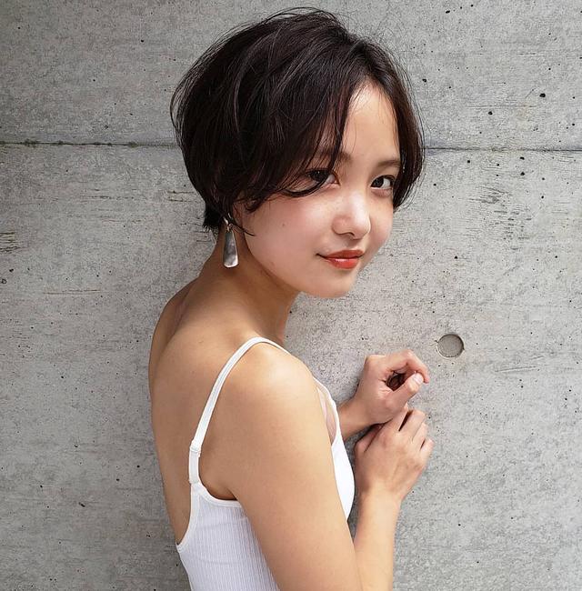 中分短发碎盖,中分碎短发怎么扎