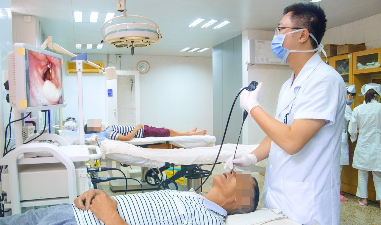 声音变沙哑，医生让做喉镜检查，这检查痛苦吗？有哪些注意事项