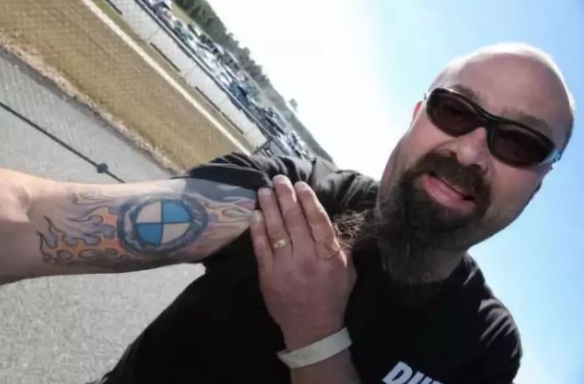 为什么说人生绕不过一台宝马,为什么人生绕不开一辆奔驰