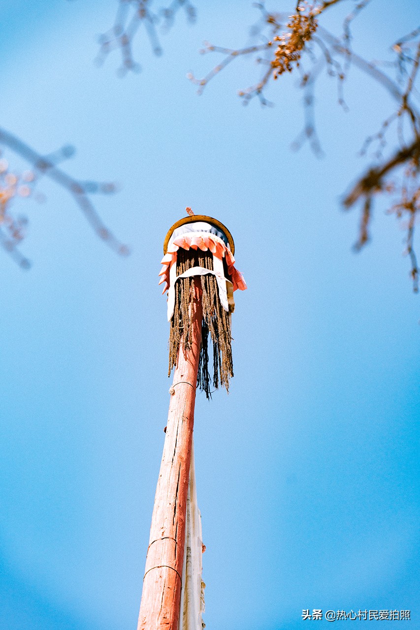 两个小伙去西藏,两个小伙在野外游玩