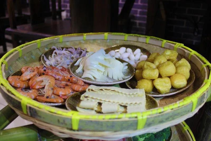 王小锅旋转小火锅加盟费多少,10元旋转小火锅加盟店