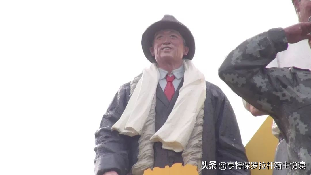 中华文化、绿水青山、祖国万岁亨特保罗拉杆箱主看国庆彩车华章