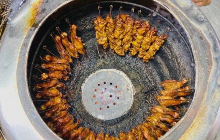 开封学校门口小吃,开封大姐卖小吃20多年300斤