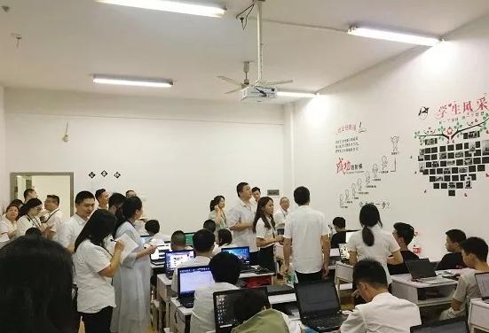 长沙一度it学校文化节：最美教室最美的你