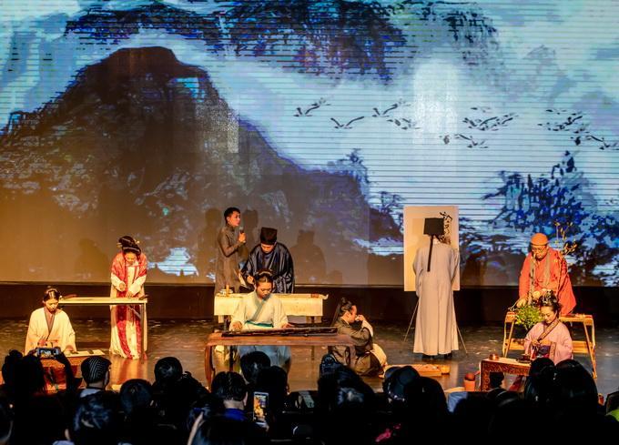 出席中国书画春晚和书画展开幕式,中国书画春晚新春特别节目