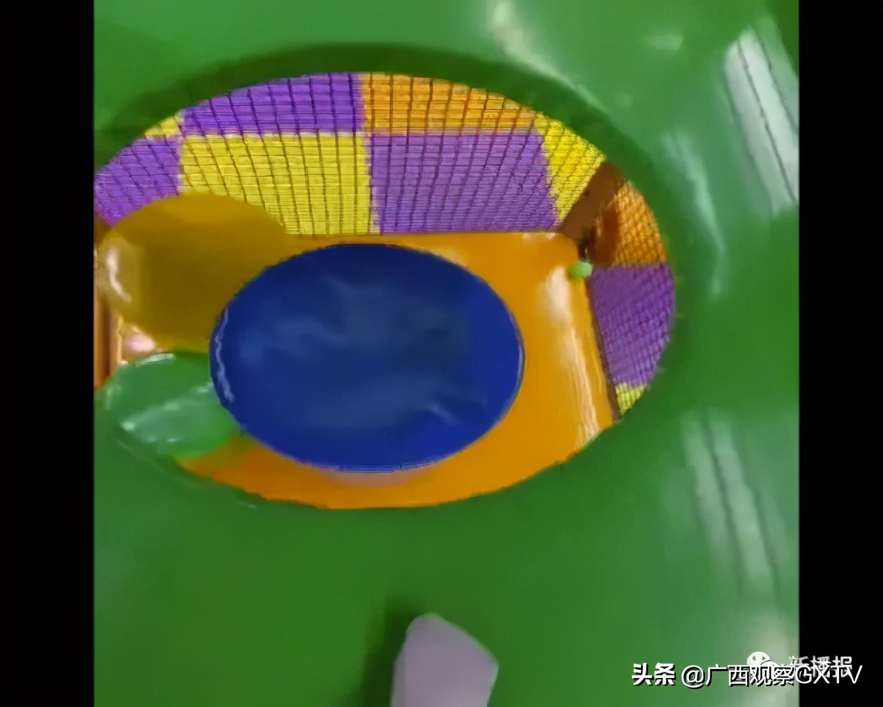 游乐场摔伤法律赔偿问题,小孩子在儿童乐园摔伤了怎么赔偿