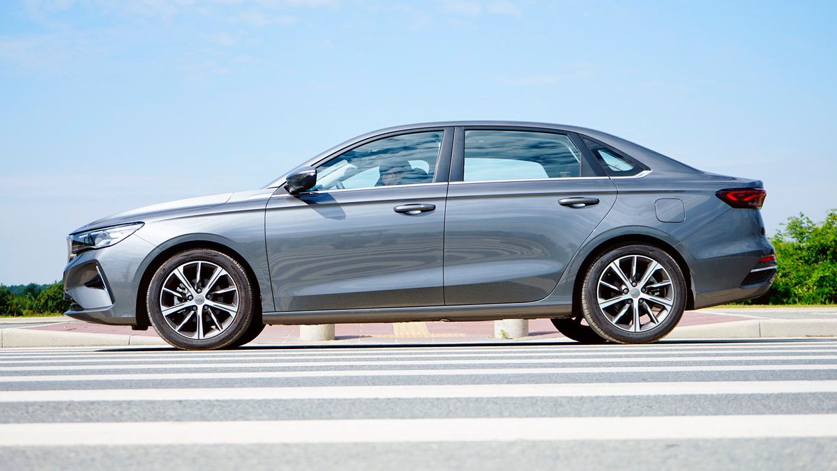 国民家轿首选测试吉利第4代帝豪,第四代全新帝豪驾驶体验