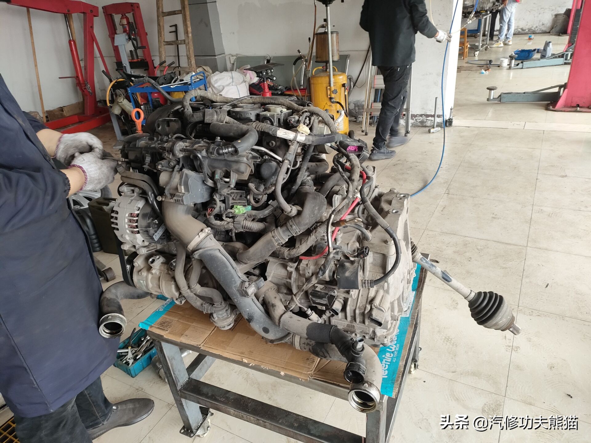 斯柯达昊锐烧机油维修视频,大众斯柯达昊锐1.8t烧机油