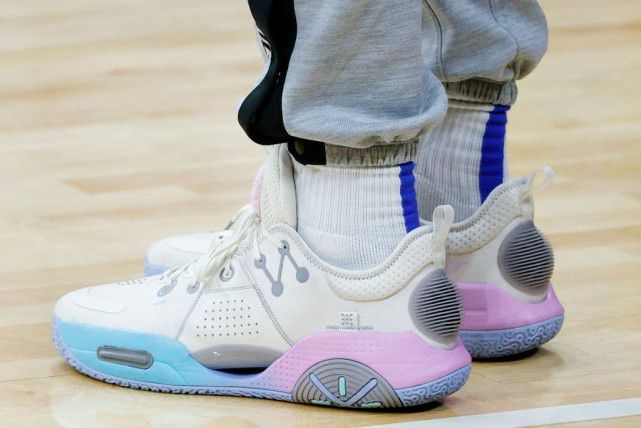 李宁烈骏6和绝影essential哪个好,李宁烈骏7pro和绝影2.0哪个好