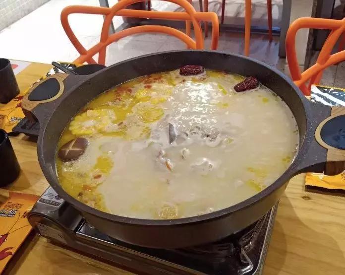 比用神仙水更具美颜效果的，居然是一碗不需代购的花胶鸡汤！