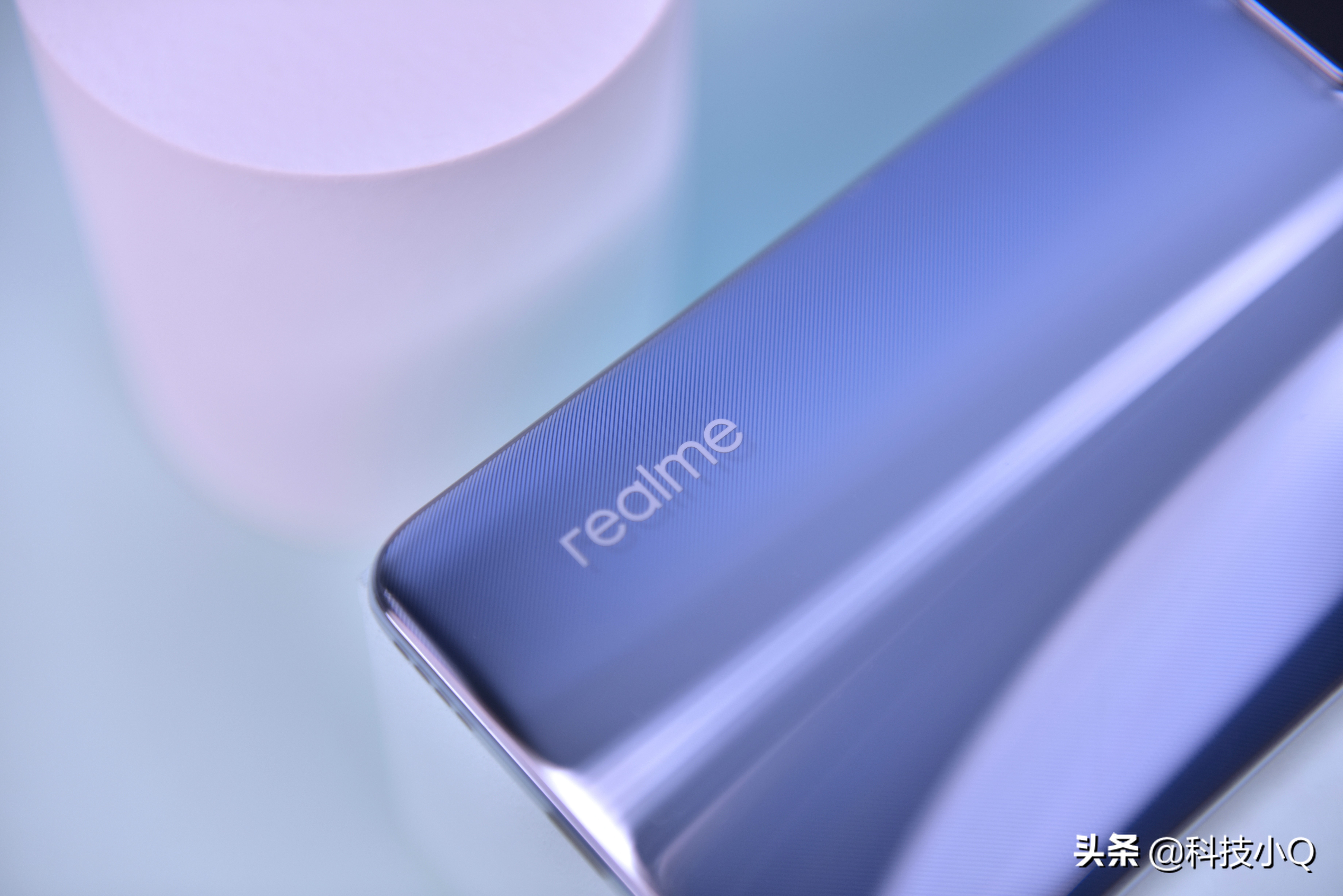 杨幂代言真我gt大师探索版,杨幂代言真我gtneo2