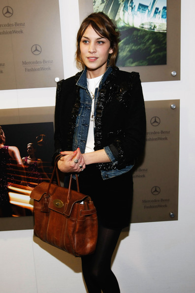 法国轻奢包包排行榜前十名,法国女人选择的5款必备包包