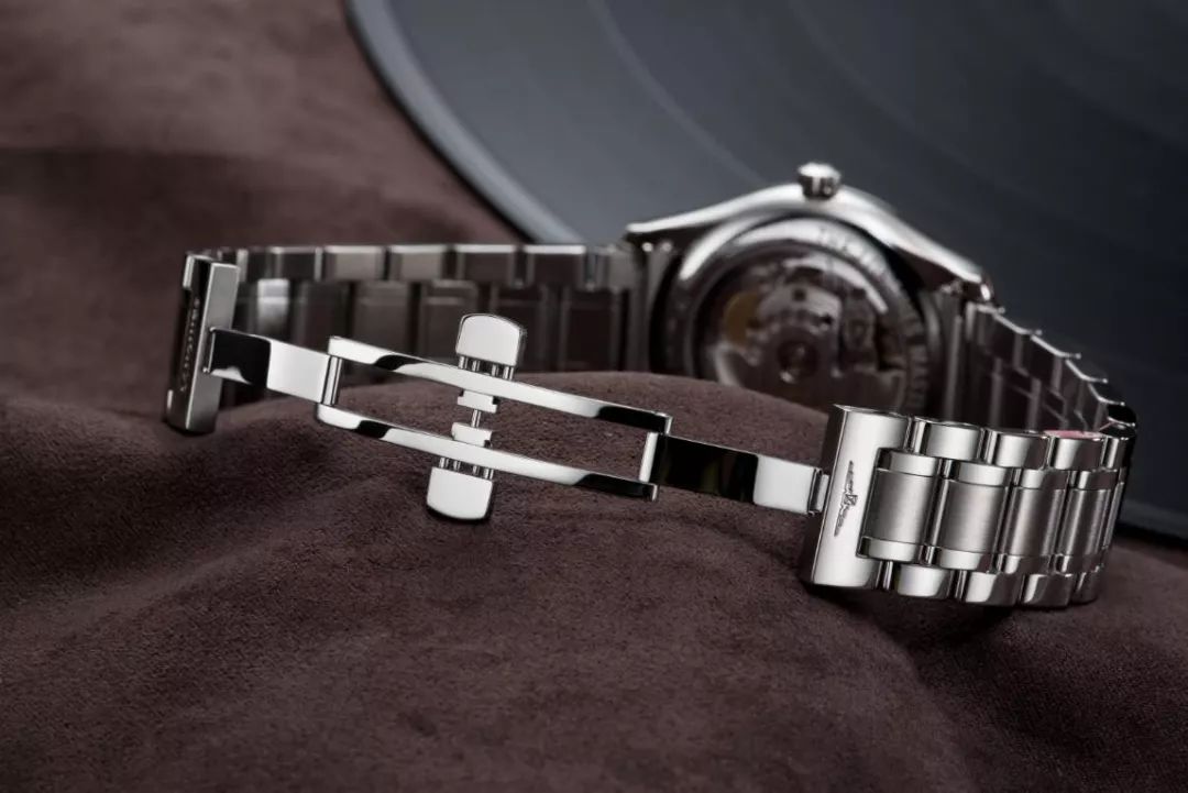 浪琴名匠适合月薪多少,戴浪琴名匠月收入