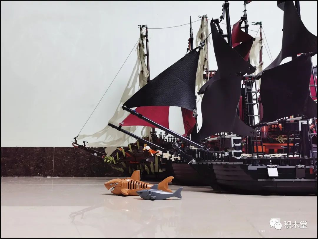 飞翔的荷兰人号船真实原型,飞翔的荷兰人号为什么能潜水