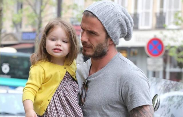 贝克汉姆大儿子布鲁克林被吐槽,贝克汉姆和3个儿子颜值巅峰