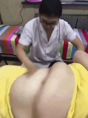 这伴娘真胆肥呀，居然还敢这样堵门